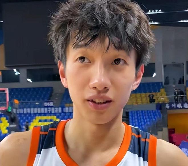 官方实锤!U18男篮球员李沂泽虚报年龄,遭禁赛三年重罚
