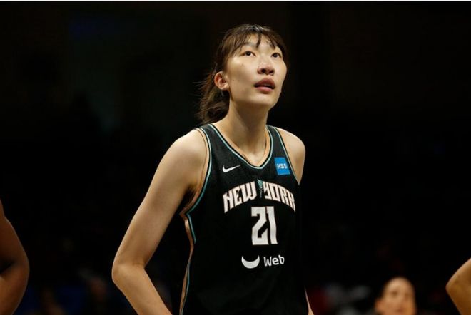 申花4比1横扫英博！球迷认为这三人表现不俗，夏窗报名强援领衔