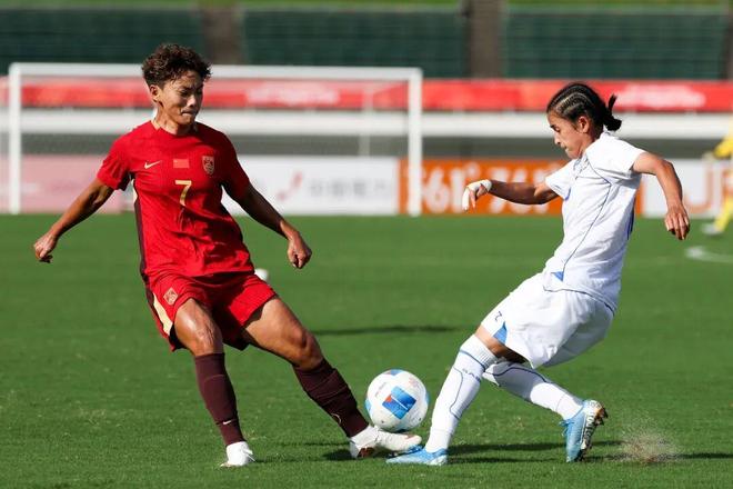 豪掷超4000万买豪宅！“玉女歌手”勇闯金融圈，又干出个隐形富婆