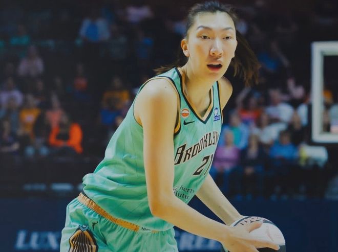 年薪1000万！林庭谦离开CBA原因曝光，钱多事少离家近，CBA人才被挖空！