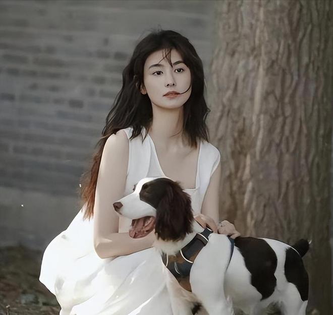 旅美球员邓雨婷即将到队，中国女篮加紧备战世界杯