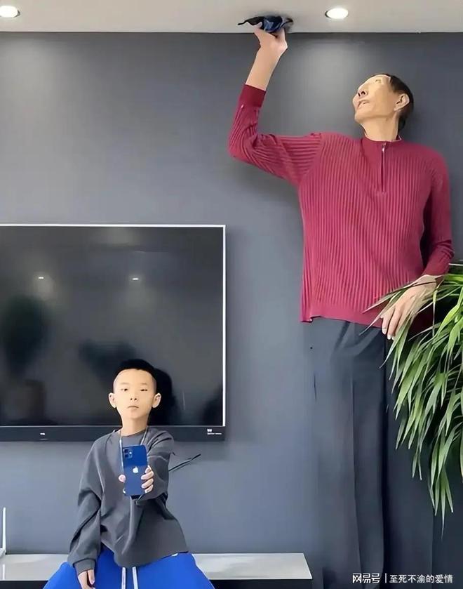 皮克福德创纪录！18次世界杯出场成队史第一，凯恩平鲁尼纪录