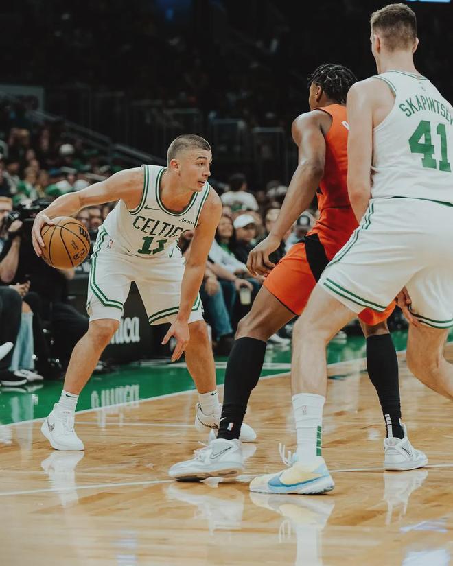 卡约被驱逐湖人负掘金：约基奇17+6+8 东契奇15分里夫斯19分